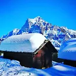 Thun Alps Scenic Views And Concierge By Swisshut Appartamento Sigriswil